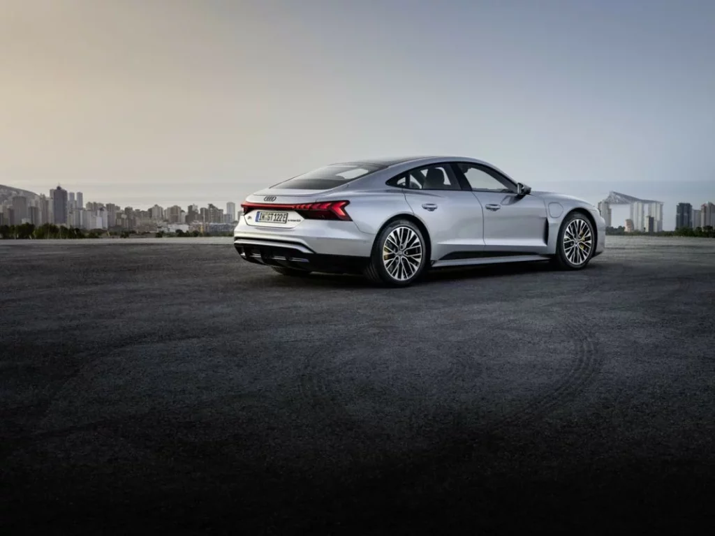 Audi renueva el e-tron GT... Y lo corona con el primer RS Performance 28 Motor16 AUDI S ETRON GT 7 Motor16
