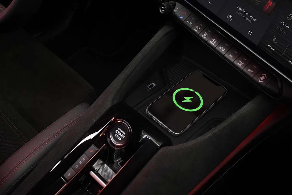 Alfa Romeo Junior: así queda su gama y precios para España 7 Motor16 Alfa Romeo Junior Interiors 3 Motor16