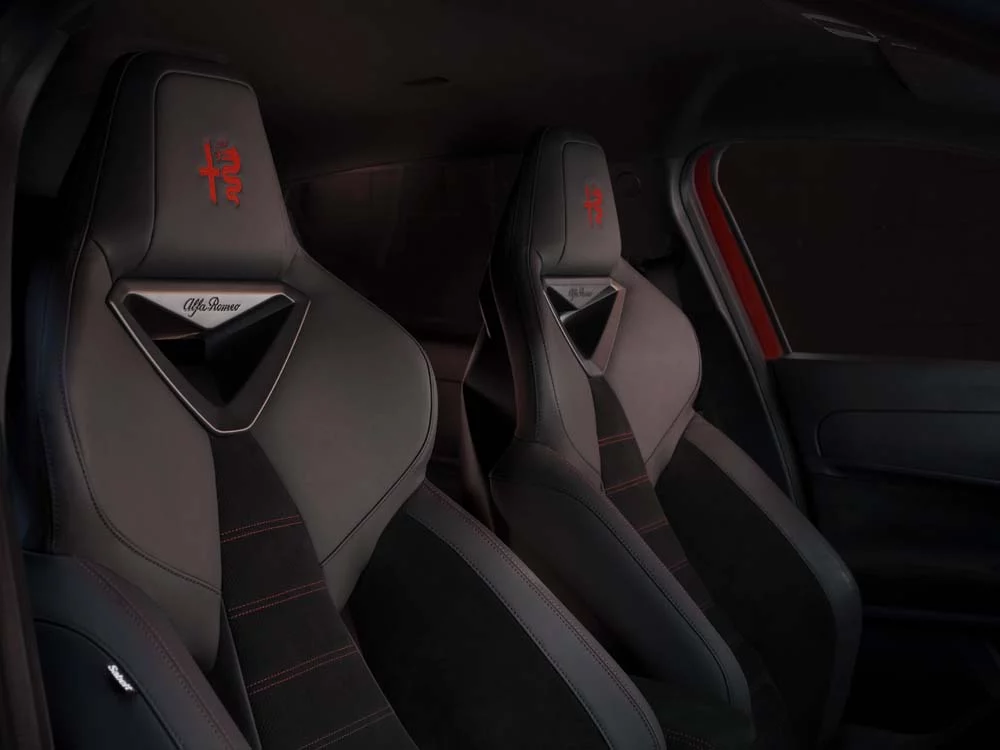 Alfa Romeo Junior: así queda su gama y precios para España 6 Motor16 Alfa Romeo Junior Interiors 6 Motor16