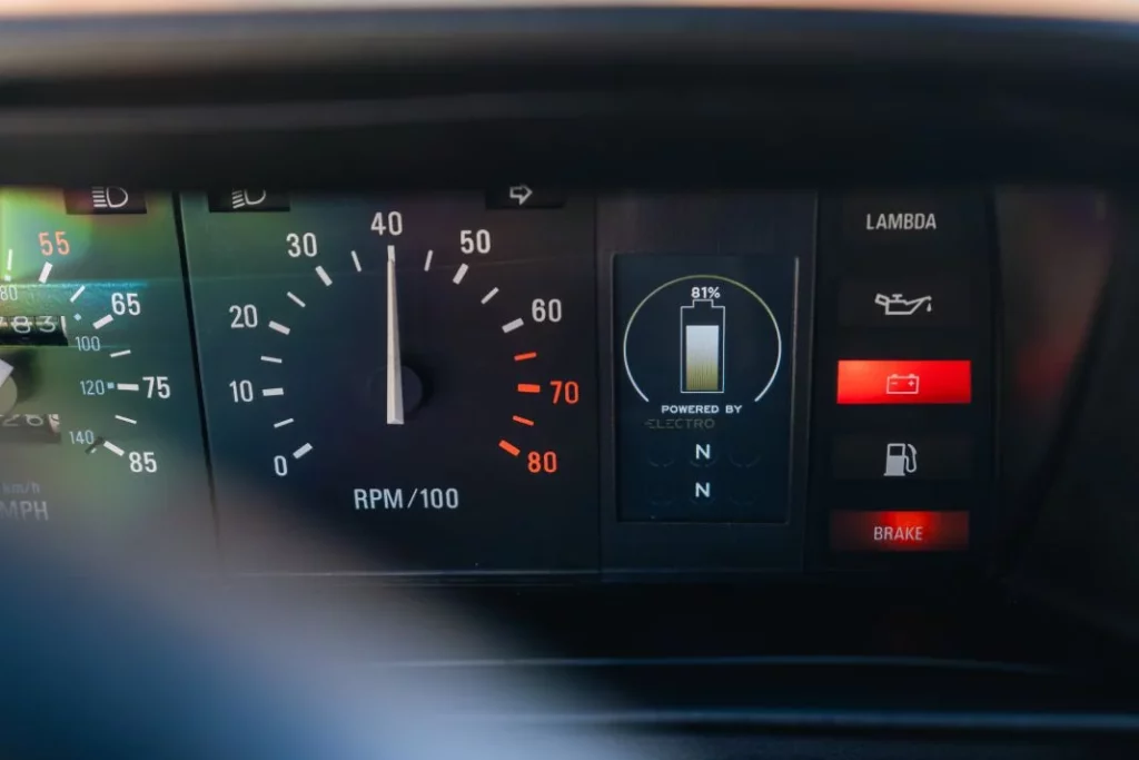 Electrogenic DeLorean dmc 12 electrico 28 Motor16