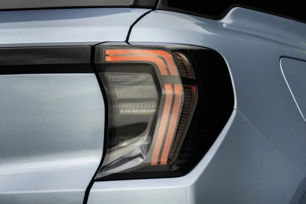 Primera prueba del nuevo Ford Explorer: Un SUV eléctrico muy europeo 9 Motor16 Explorer Dual Electric Extended 078 Motor16
