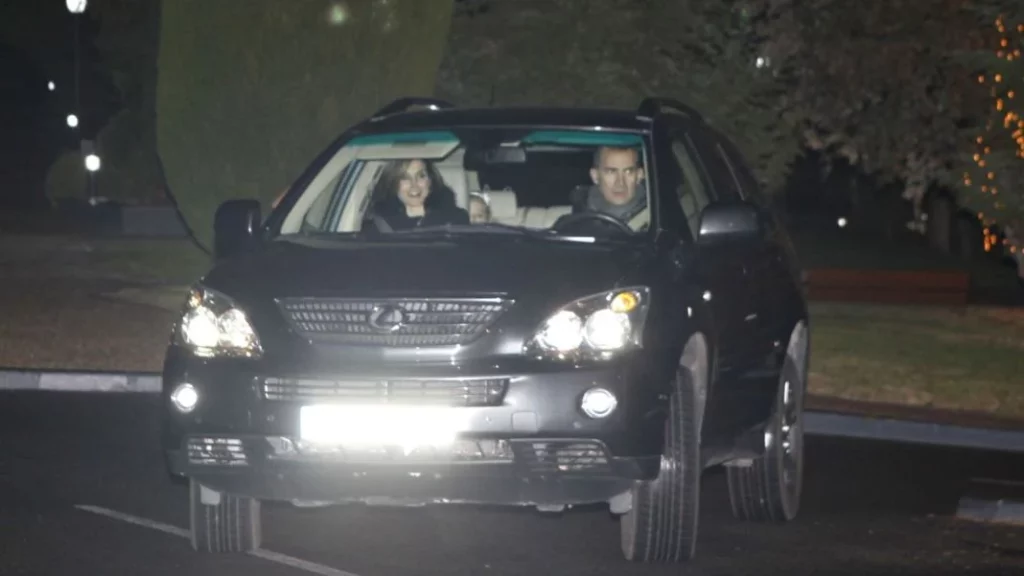 El coche con el que Felipe VI llegará a los actos por su décimo aniversario como Rey de España 1 Motor16 ¿Cuál es el coche que utilizará Felipe VI?