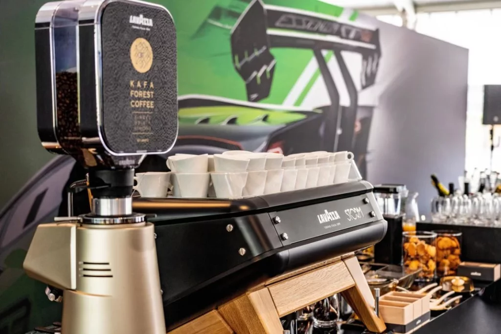 ¿Café y coches? Esto es lo que une a Lamborghini con Lavazza 2 Motor16 Lavazza y Lamborghini2 Motor16