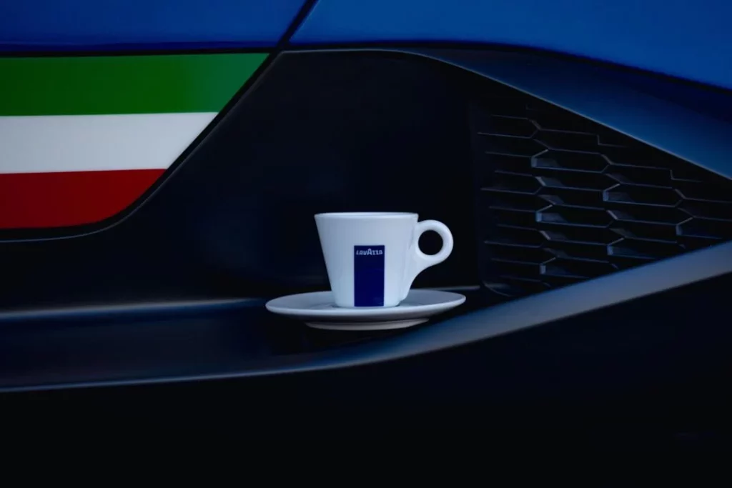 ¿Café y coches? Esto es lo que une a Lamborghini con Lavazza 3 Motor16 Lavazza y Lamborghini4 Motor16