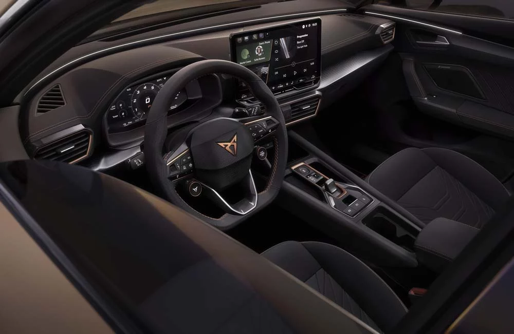 Las versiones VZ más tecnológicas del CUPRA Formentor y del León ya están disponibles 3 Motor16 Los nuevos CUPRA Formentor y CUPRA Leon ya aceptan pedidos de las versiones VZ e HYBRID de 200 kW 272 CV 05 HQ Motor16