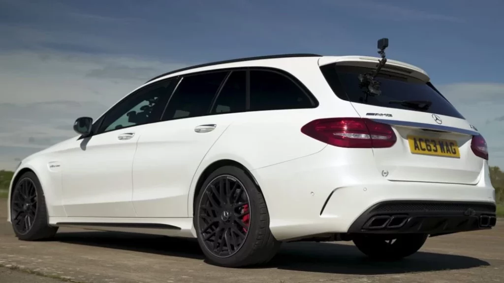 Cuatro cilindros contra ocho: Así se zanja la polémica con el motor del Mercedes-AMG C63 E-Performance 1 Motor16 Pese a los resultados, el Mercedes-AMG C63 E-Performance sigue siendo cuestionado