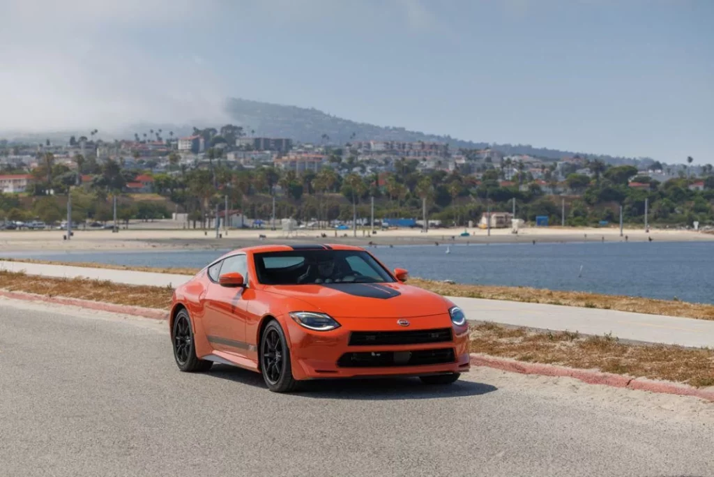 El coche con el que Nissan celebra los 55 años del Z 8 Motor16 NISSAN Z HERITAGE EDITION 6 Motor16