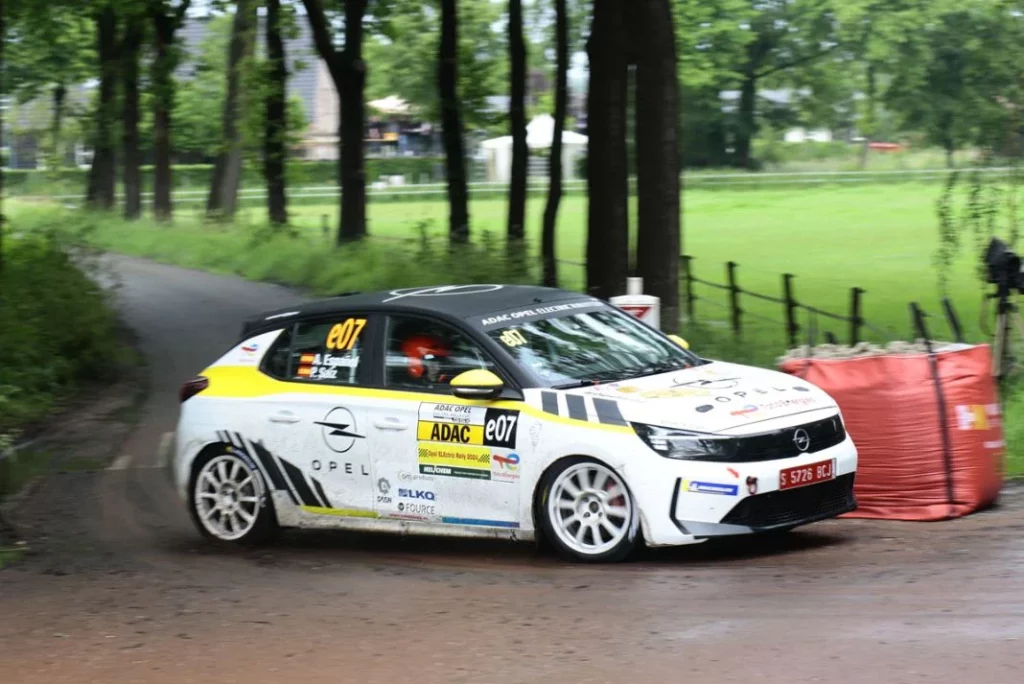 La apuesta de Opel España por electrificar los rallys empieza a dar sus frutos 5 Motor16 OPEL ADAC RALLY 1 Motor16
