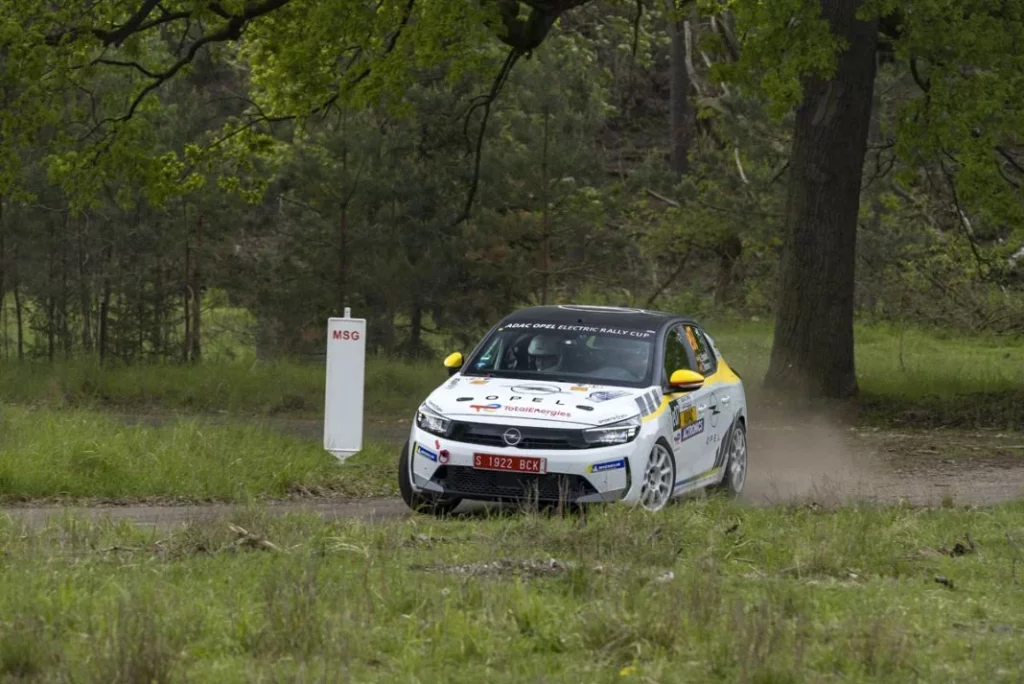 La apuesta de Opel España por electrificar los rallys empieza a dar sus frutos 2 Motor16 OPEL ADAC RALLY 6 Motor16