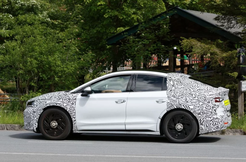 Skoda prepara la actualización del Enyaq 15 Motor16 Skoda Enyaq Coupe facelift 12 Motor16