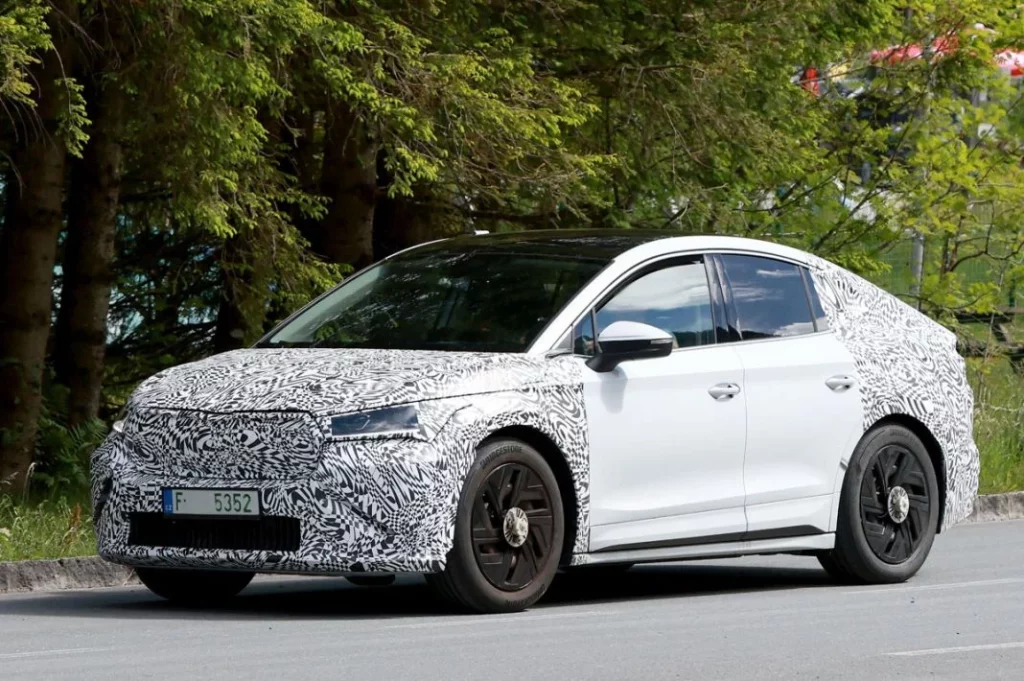 Skoda prepara la actualización del Enyaq 10 Motor16 Skoda Enyaq Coupe facelift 7 Motor16