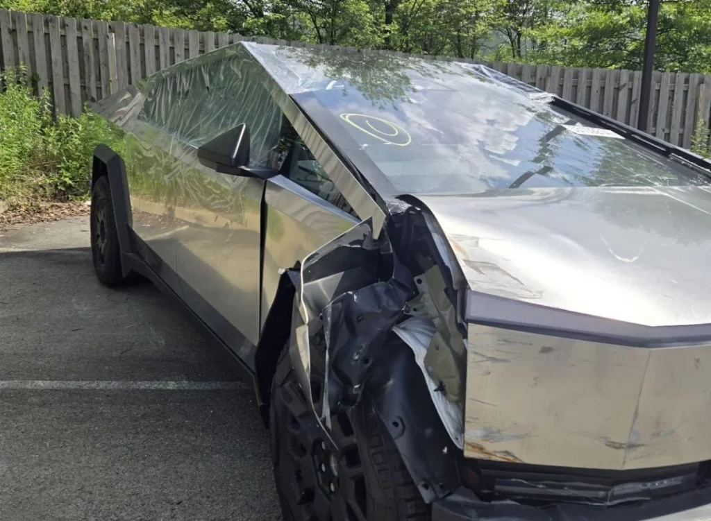 ¿Cómo terminó el conductor del Tesla Cybertruck?