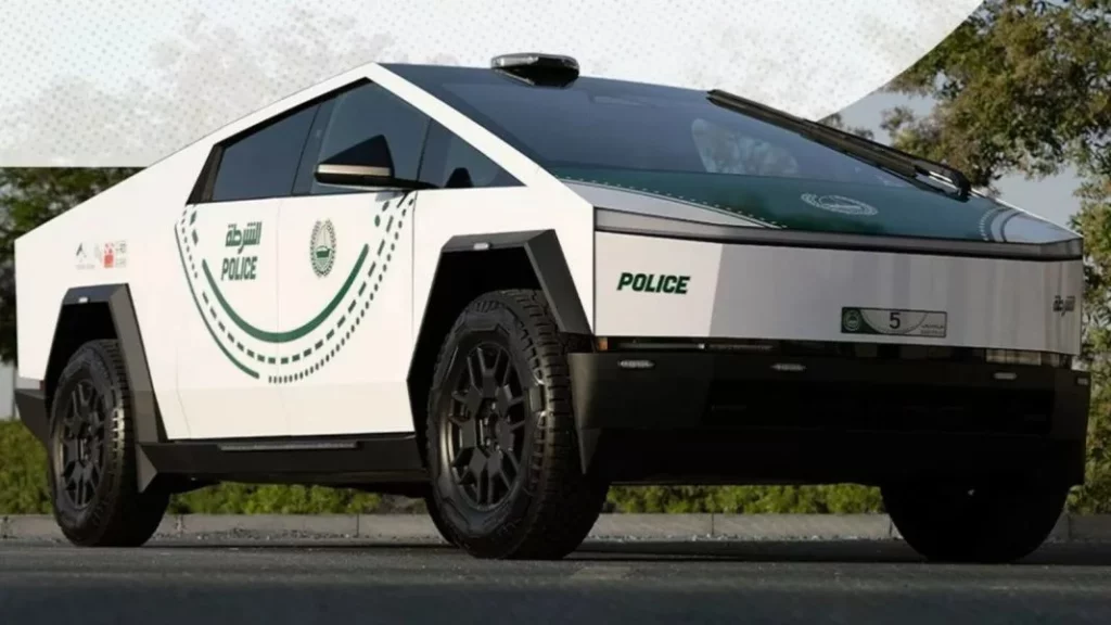 El Tesla Cybertruck se alista en la policía de Dubai con este horrible traje 2 Motor16 ¿Cuáles son las especificaciones de este Tesla Cybertruck?