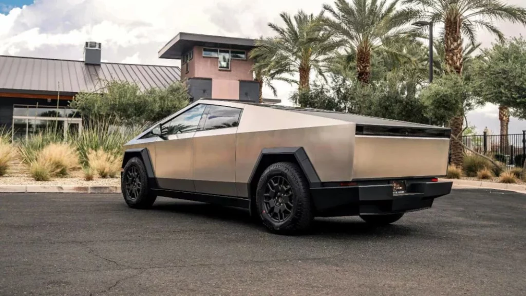 Todos estos Tesla Cybertruck tienen el cartel de ‘se vende’ 1 Motor16 Estos Tesla Cybetruck se venden más baratos, a pesar de las prohibiciones