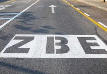 Las restricciones en las ZBE para los coches de gasolina ya son una realidad: afectan a estas ciudades y a estos modelos