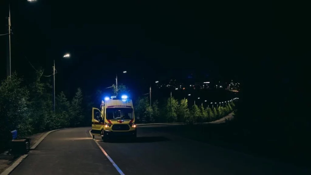 La Guardia Civil de Tráfico te deja cristalino lo que tienes que hacer si viene una ambulancia 100 Motor16 protocolo