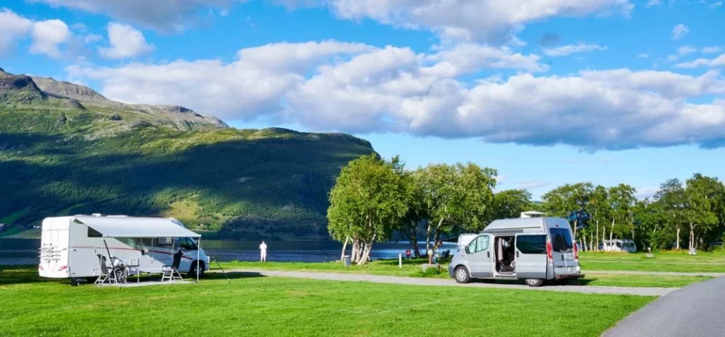 ¿Puedo pernoctar frente al mar con mi autocaravana? La Ley es cristalina con esta acción 50 Motor16 contaminación