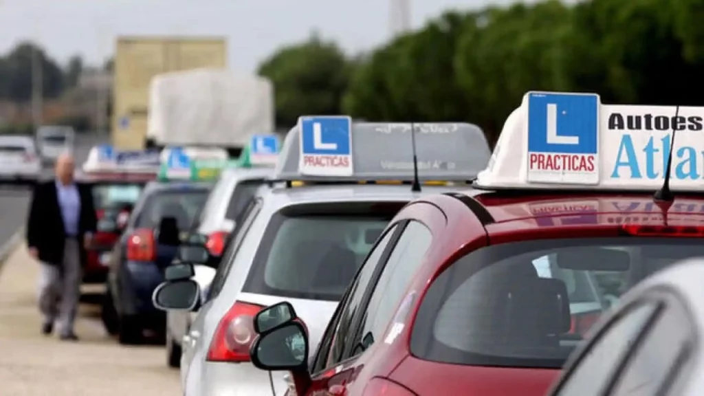 La única manera de poder conseguir una beca de 100 euros para sacarte el carnet de conducir 38 Motor16 becas carne conducir 1200 675 Motor16