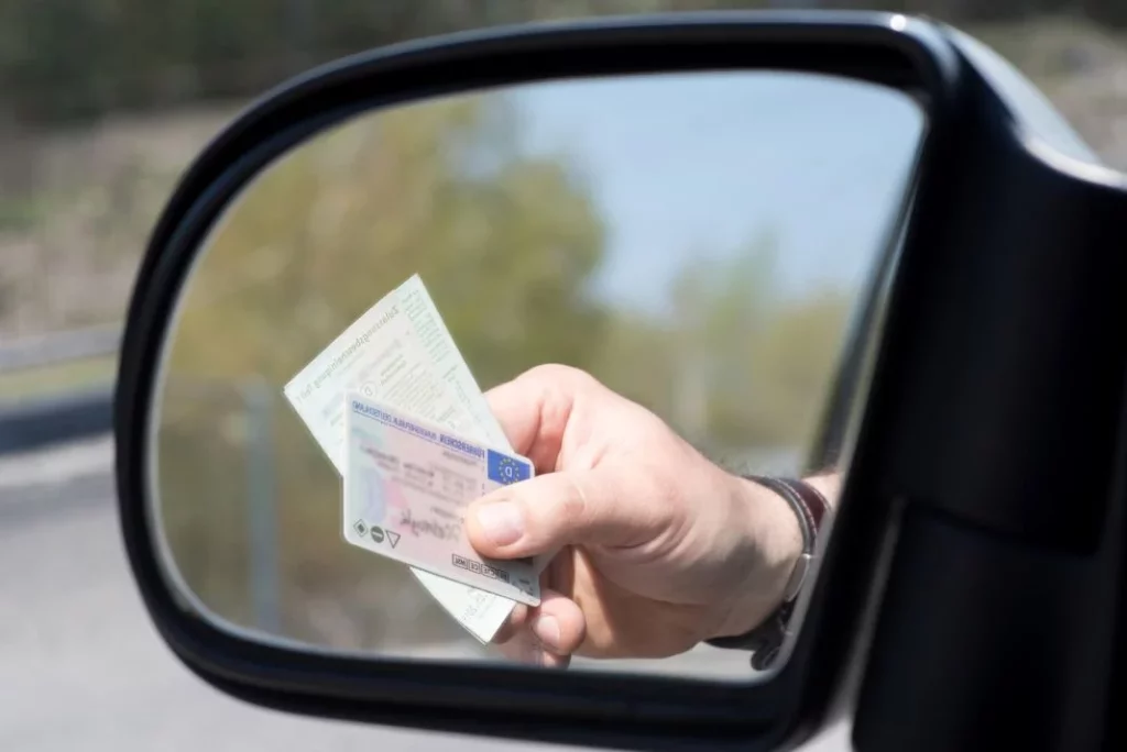 Carnet internacional: El salvoconducto que debes llevar durante tus vacaciones fuera de España 246 Motor16 canje carnet de conducir extranjero Motor16