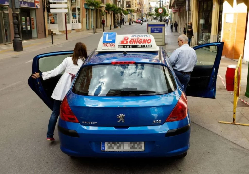 Tráfico lo ha confirmado: si tienes que renovar el carnet de conducir en junio, vete olvidando 252 Motor16 circular