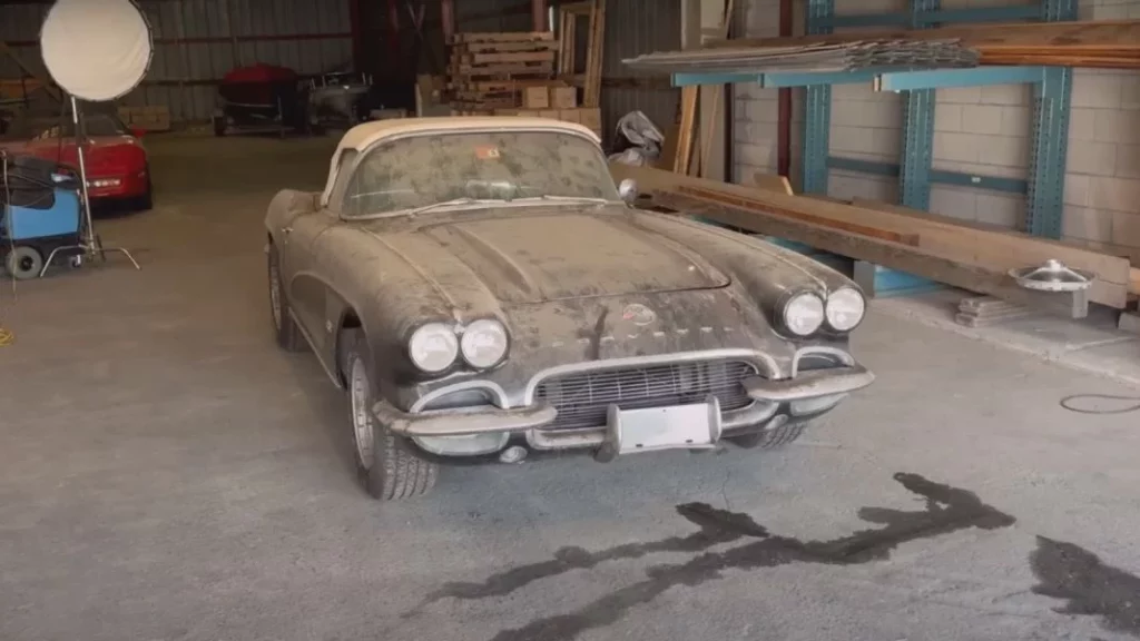 ¿Cómo se encontraba el Corvette abandonado?