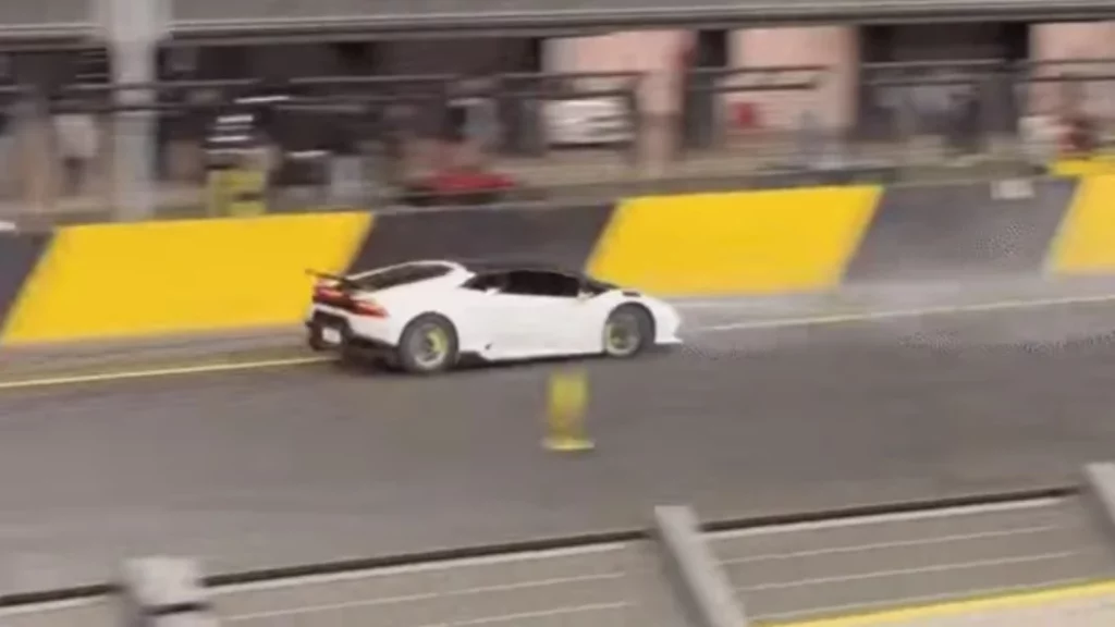 Las características del Lamborghini Huracán que permitieron también evitar el accidente.