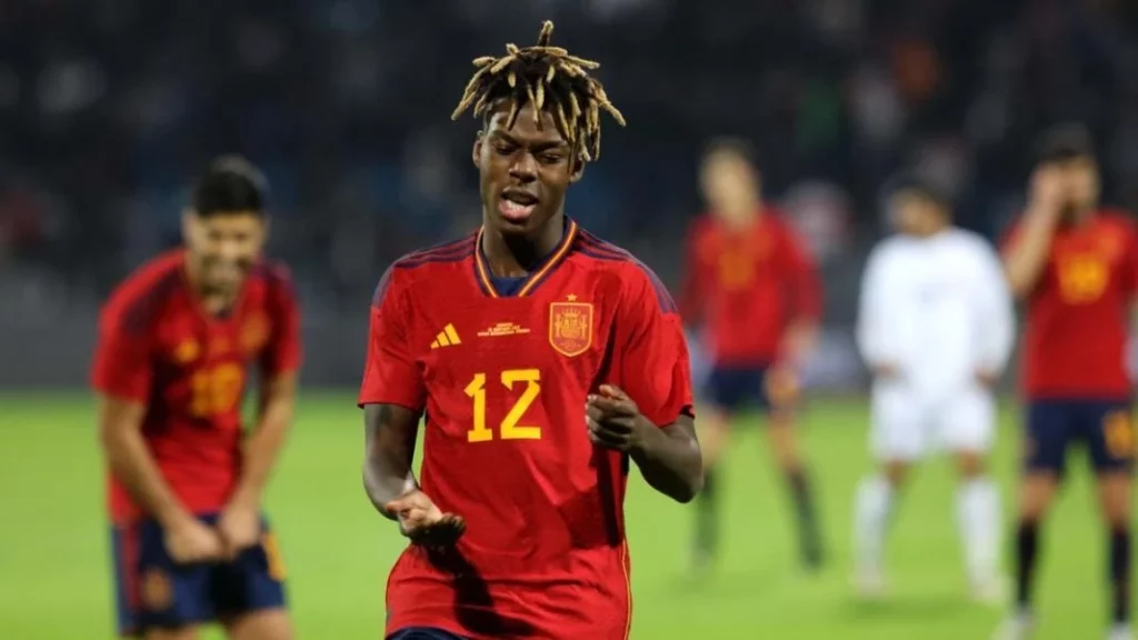 La figura de la Selección de España que se quiso comprar su primer coche y su madre se lo prohibió 1 Motor16 ¿Cuál es el jugador de la Selección de España al que la madre no lo dejó comprarse un coche?