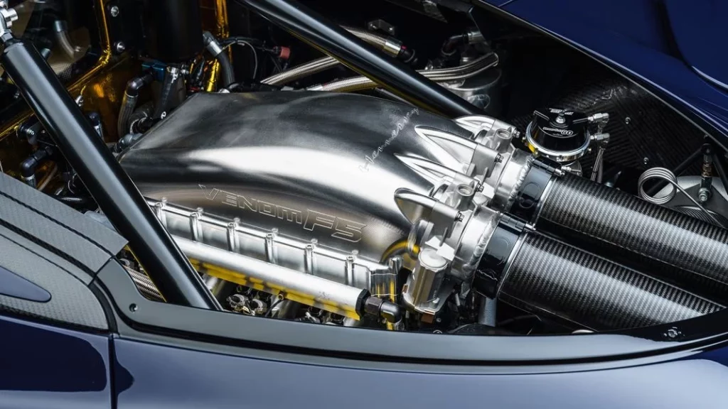 Y así se cargan un motor V8 Biturbo con 1.842 CV de un superdeportivo del que solo hay 24 unidades en el mundo 1 Motor16 El superdeportivo que busca romper récords.