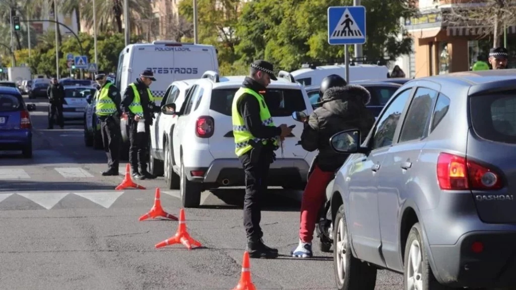 ¿Con cuántas cervezas doy positivo en un control de alcoholemia? La DGT lo deja claro 6 Motor16 DGT