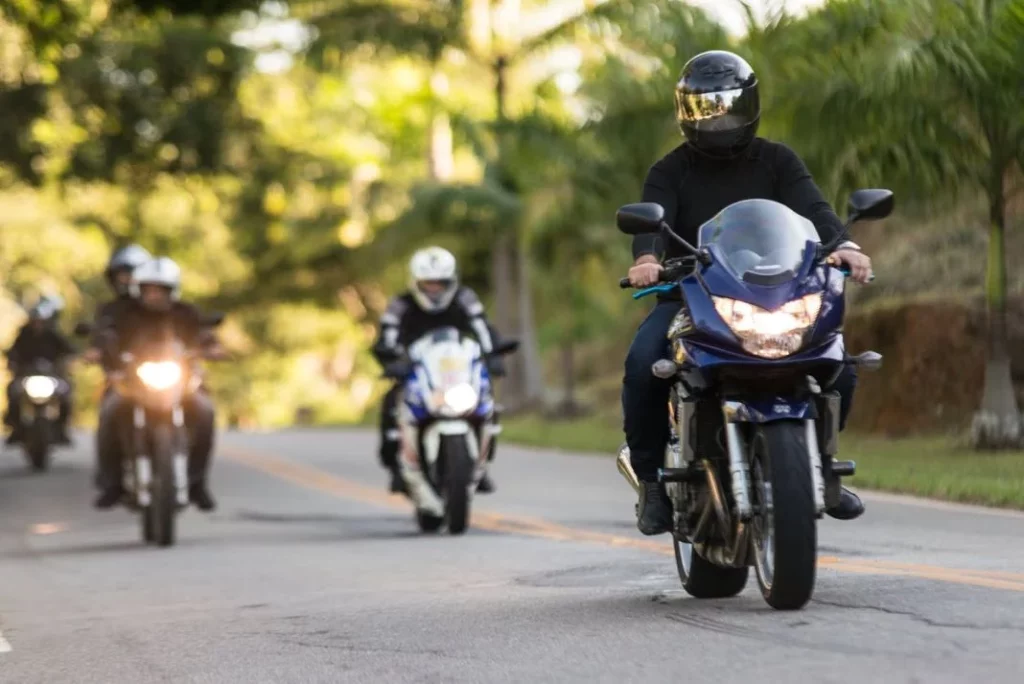 Japón tiene la culpa de que las luces de tu moto siempre vayan encendidas. Y es por una buena razón 117 Motor16 luces dia moto 9 Motor16