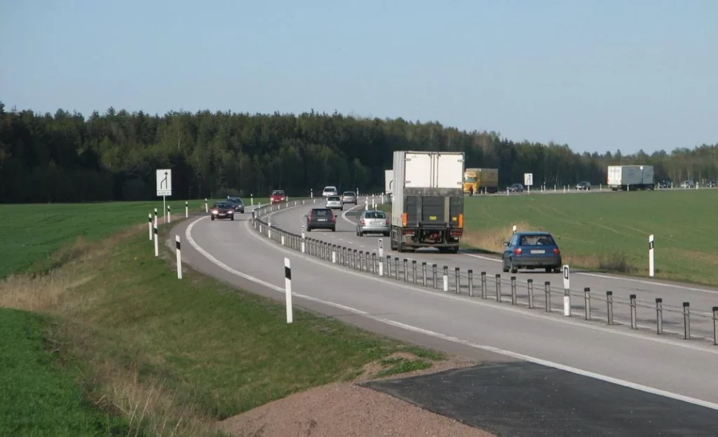 Carretera 2+1: La nueva señal que estrena la DGT y que te afecta de manera directa 245 Motor16 DGT