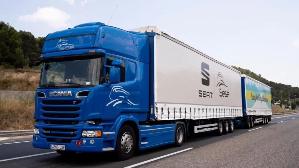 Alucina con los nuevos camiones que la DGT permite que circulen por las carreteras españolas 142 Motor16 DGT