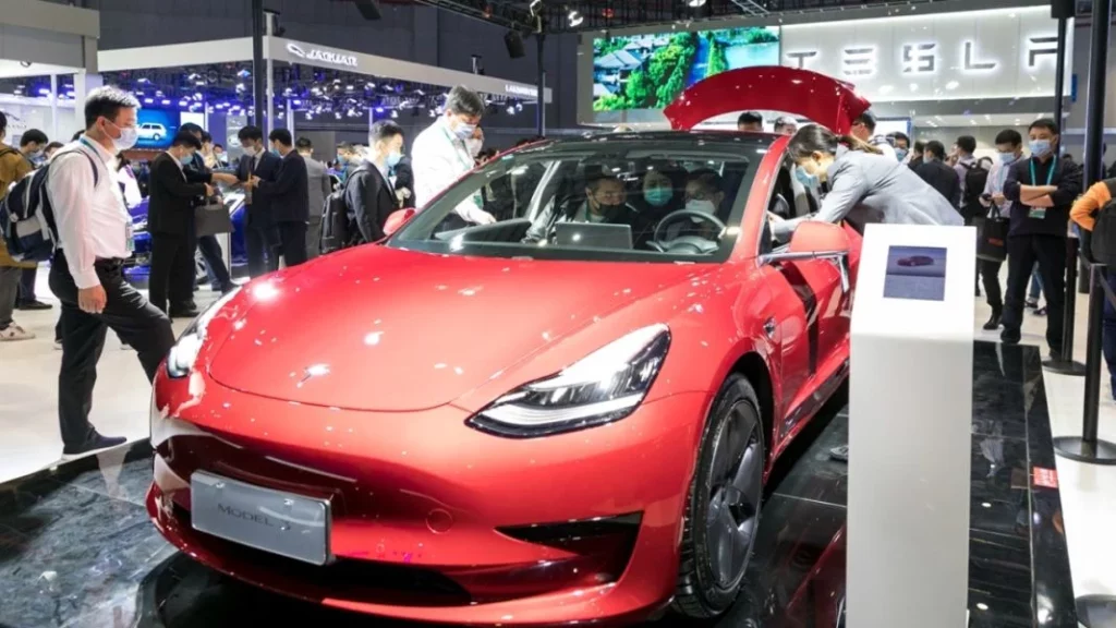 La protesta de esta mujer contra Tesla y que se hizo viral ya tiene sentencia 1 Motor16 La investigación encontró otros cómplices en esta difamación contra Tesla.