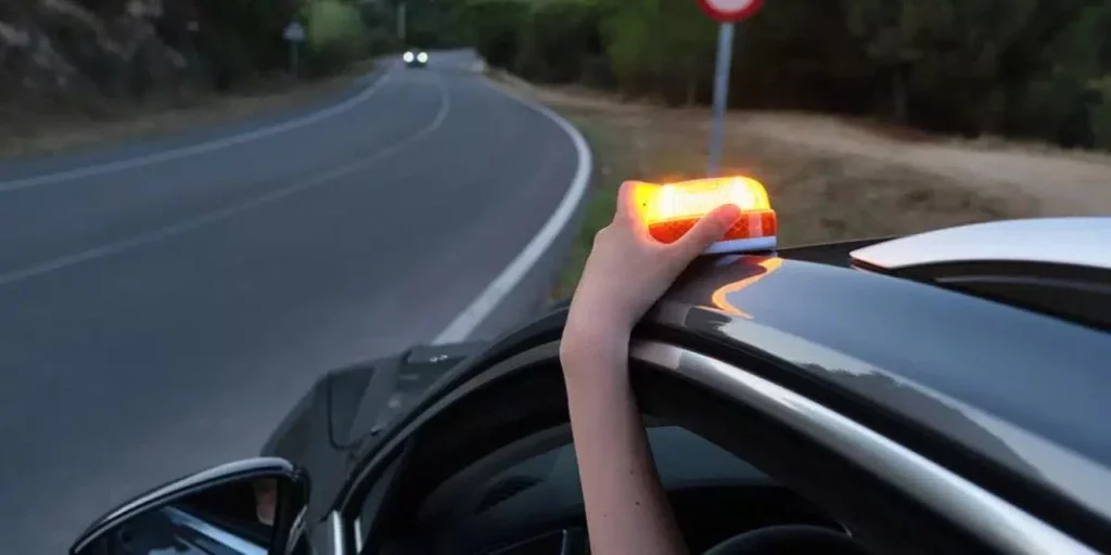 Incidence APP, la nueva aplicación para avisar rápidamente a la aseguradora y servicios de emergencia 3 Motor16 que hacer si nos encontramos un accidente en carretera 1200x600 1 Motor16