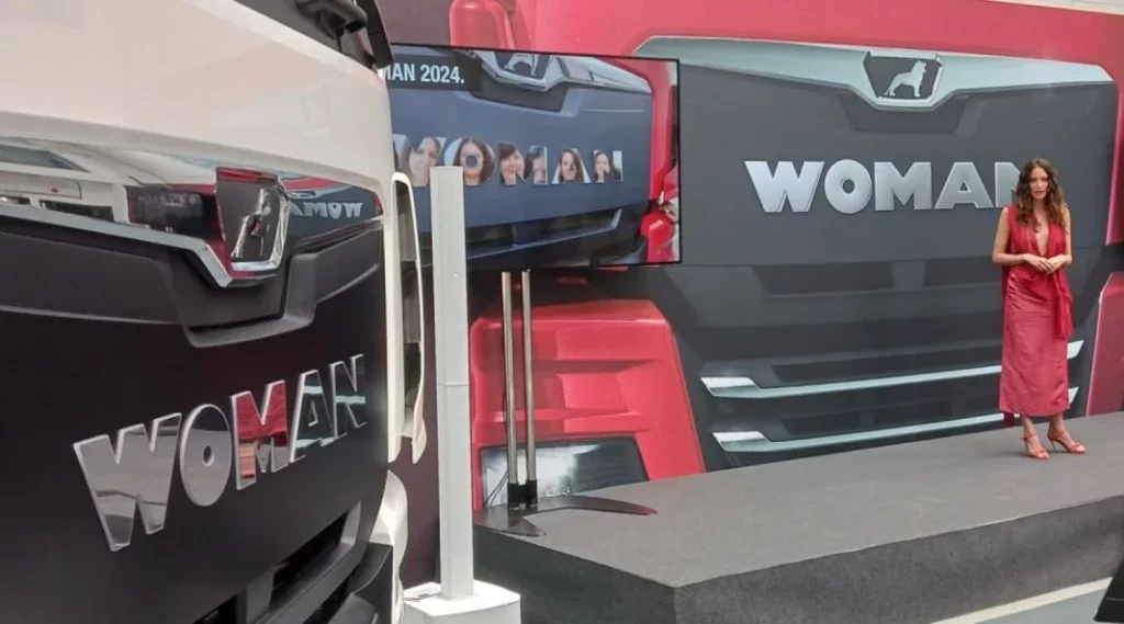 womanHervas Motor16