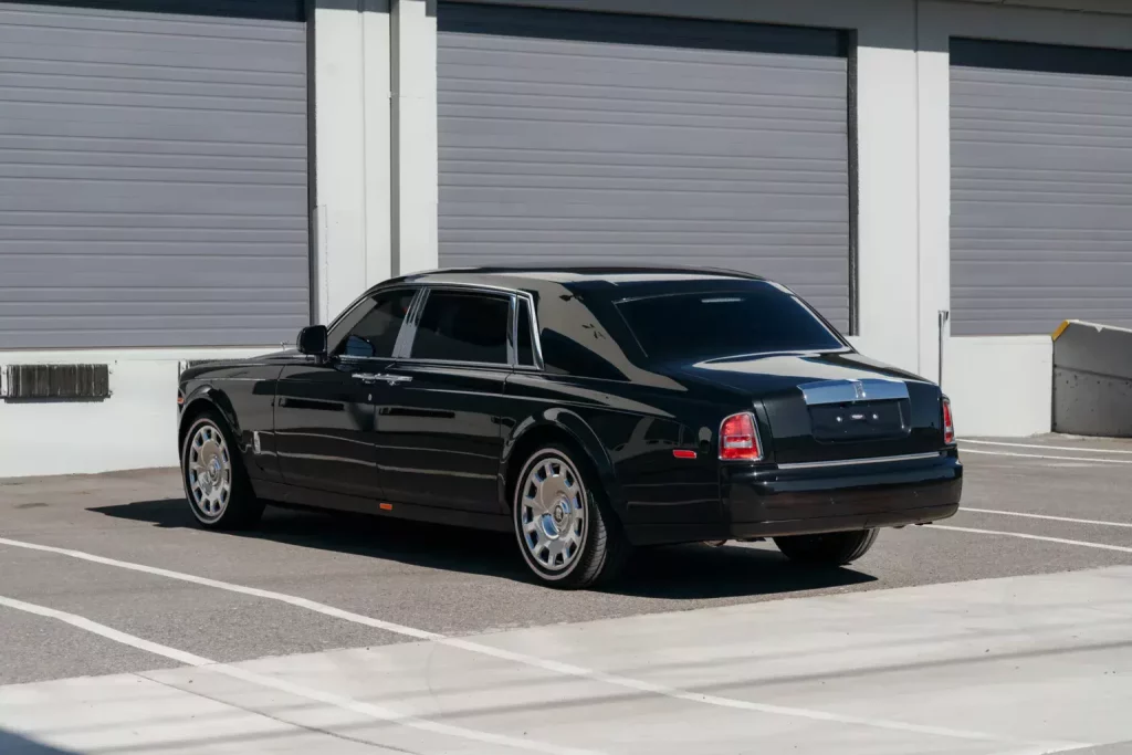 Macklemore vende su Rolls-Royce Phantom por menos de lo que cuesta un BMW Serie 7 1 Motor16 2013 Macklemore Rolls-Royce Phantom EWB. Imagen trasera.