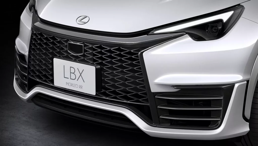 Lexus LBX Morizo RR: El Toyota GR Yaris se disfraza de picante SUV 16 Motor16 2024 Lexus LBX Morizo RR 6 Motor16
