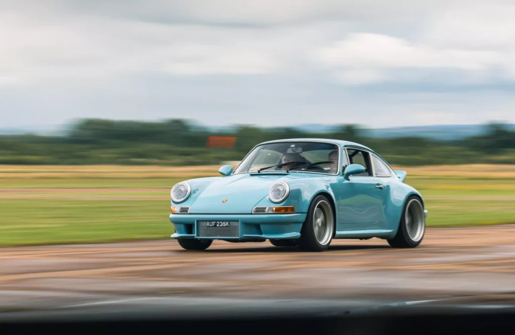 Thornley Kelham se sale con este Porsche 911 que cuesta una fortuna 3 Motor16 2024 Porsche 911. Thornley Kelham European RS. Imagen movimiento.