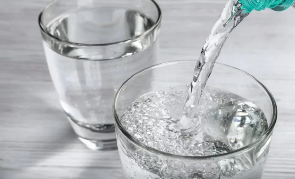 Trucos para engañar al alcoholímetro ¿alguno funciona? 51 Motor16 Agua tonica Motor16