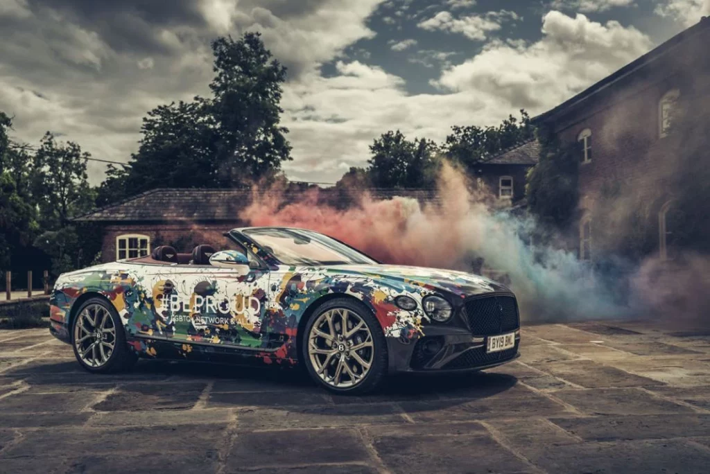 El cuarto 'Pride Car' de Bentley refleja el compromiso con la comunidad LGTBQ+ 1 Motor16 BENTLEY CONTINENTAL GTC PRIDE 1 Motor16