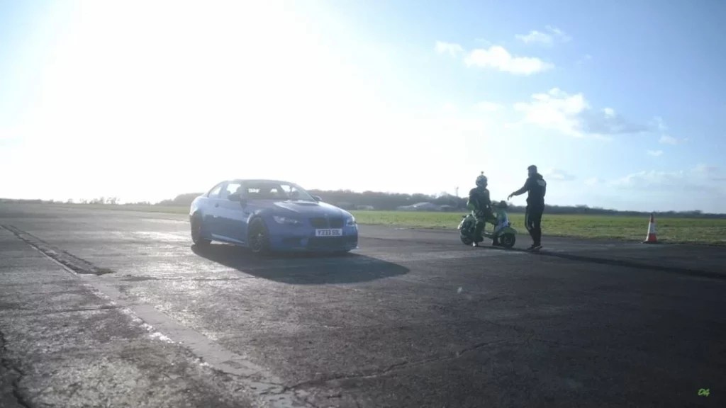 ¿Qué características tienen la Vespa 150 y BMW M3?