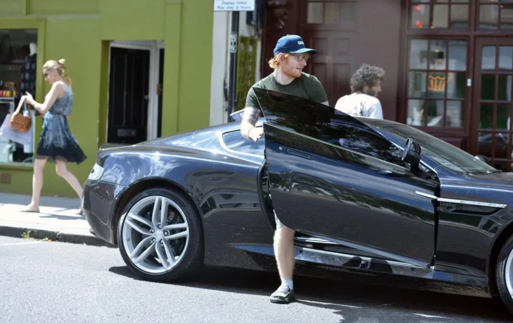 ¿Cuáles son los coches que tiene Ed Sheeran?