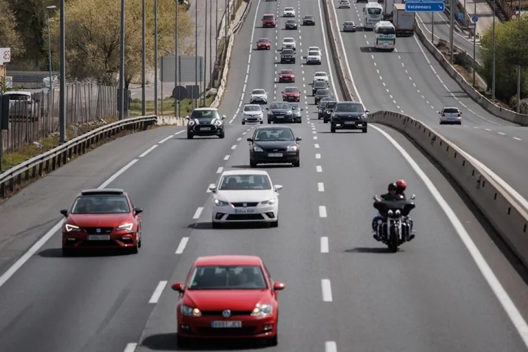 La DGT pone en marcha la Operación Semana Santa: 5.600 agentes y más controles en las carreteras