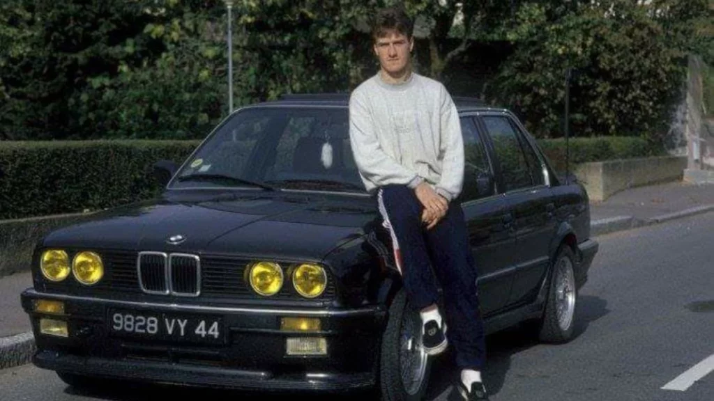 Mientras Luis de la Fuente conduce un coche prestado: esta es la colección de Deschamps 2 Motor16 ¿Cómo se conforma la colección que tiene Didier Deschamps?