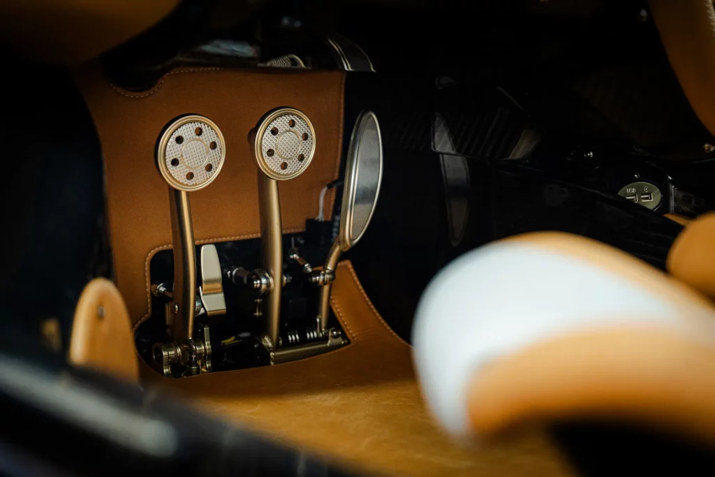 Pagani rompe moldes: presenta su primer modelo con cambio manual 5 Motor16 PAGANI HUAYRA EPITOME 1 Motor16