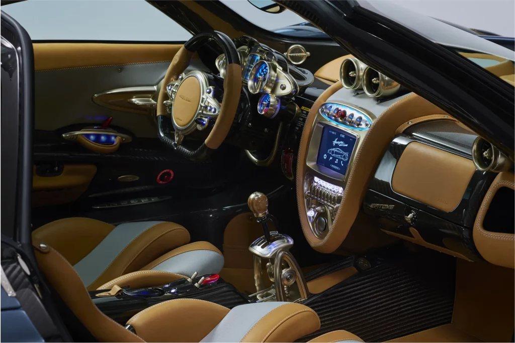 Pagani rompe moldes: presenta su primer modelo con cambio manual 18 Motor16 PAGANI HUAYRA EPITOME 14 Motor16