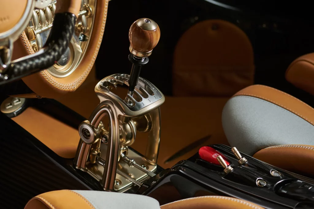 Pagani rompe moldes: presenta su primer modelo con cambio manual 1 Motor16 PAGANI HUAYRA EPITOME 16 Motor16