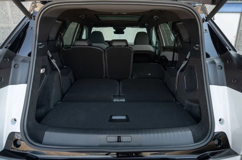 Peugeot E 5008 prueba 10 Motor16