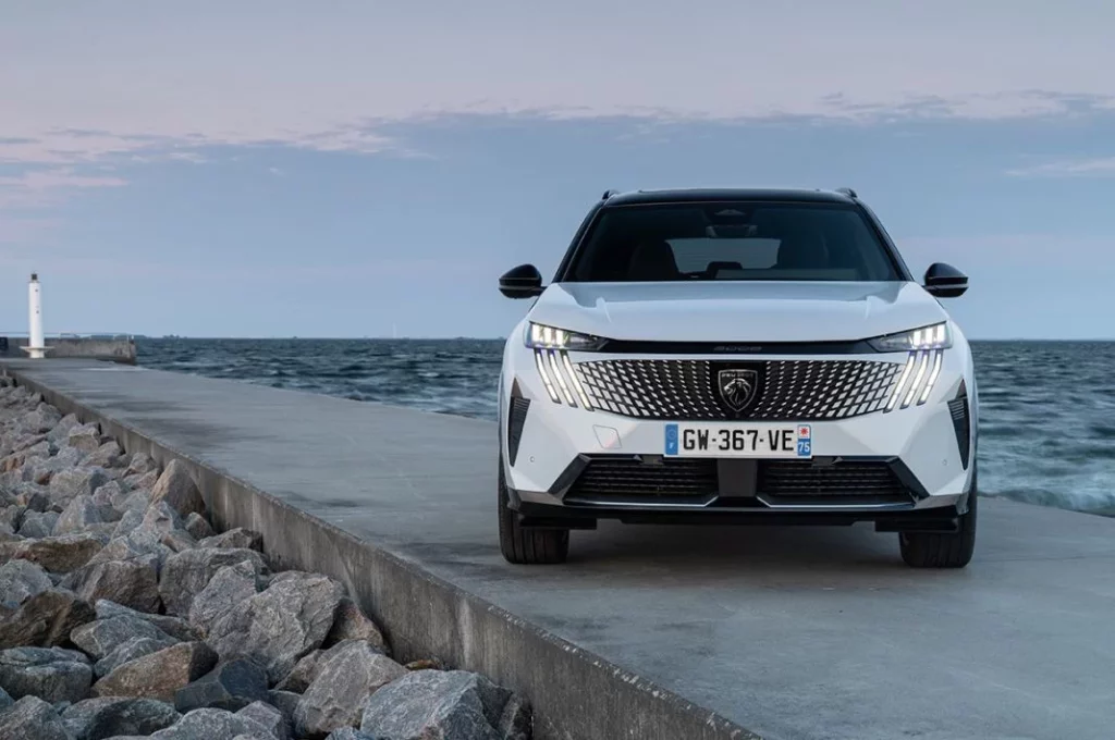 Peugeot E 5008 prueba 15 Motor16