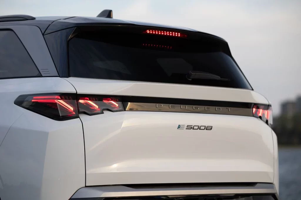 Peugeot E 5008 prueba 17 Motor16